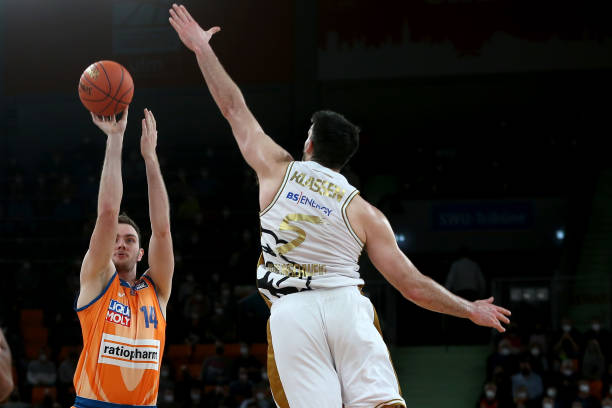 吸引了来自 吸引了来自